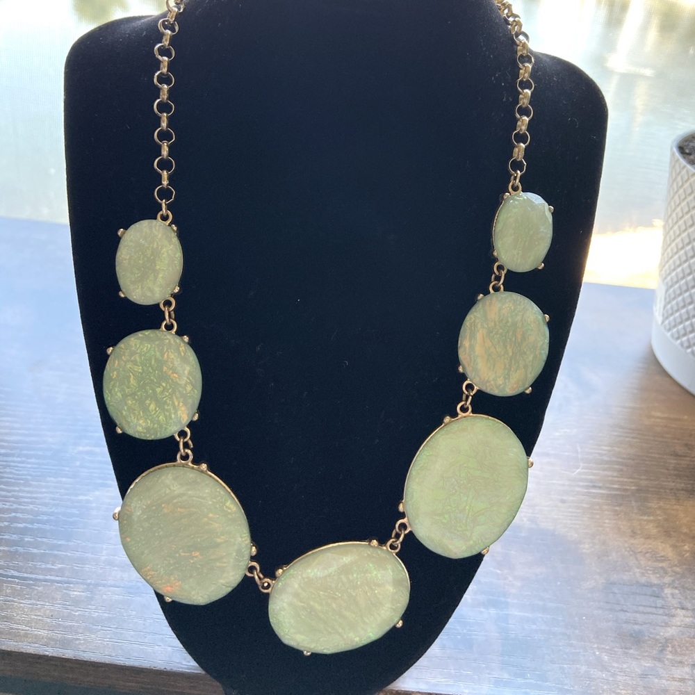 Light turquoise circle necklace